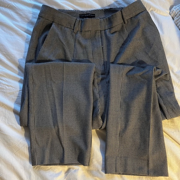 GUESS Pants - Picture 3 of 5